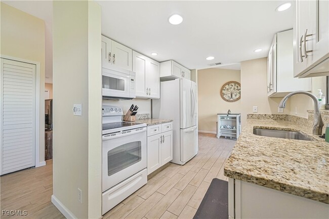 Building Photo - 8475 Charter Club Cir