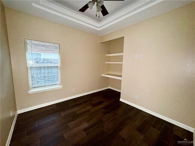 Building Photo - 16 Taft St