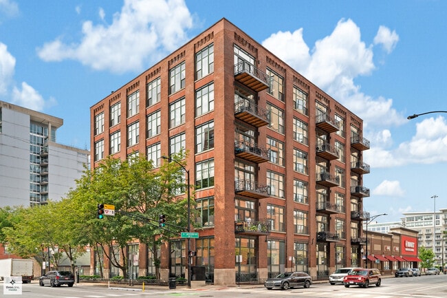 Primary Photo - 701 W Jackson Blvd