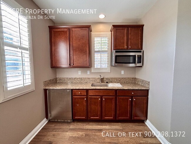 Building Photo - 6488 Cadenza Dr