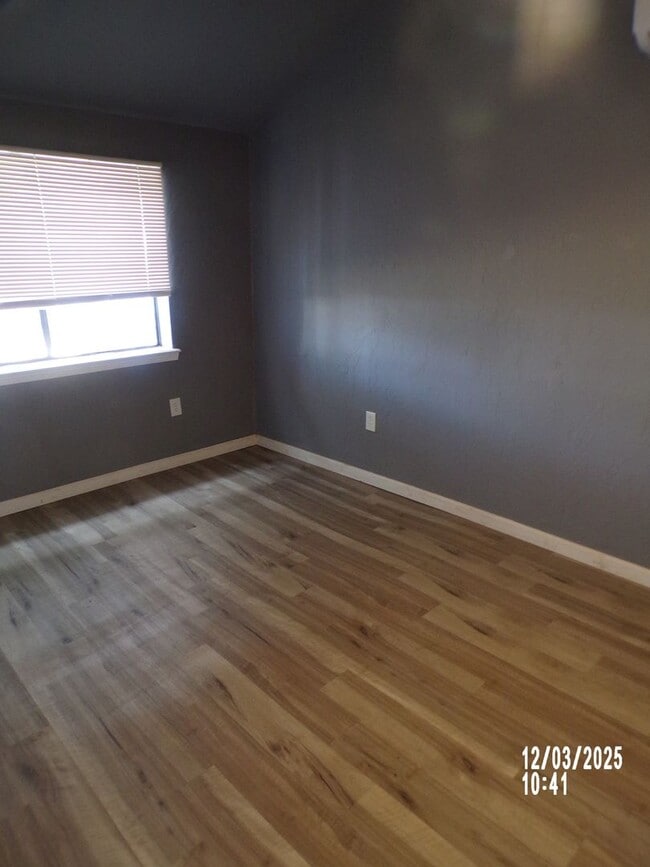 Building Photo - Great re-do