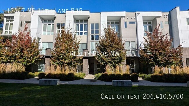 Primary Photo - 12447 NE 11th Ln
