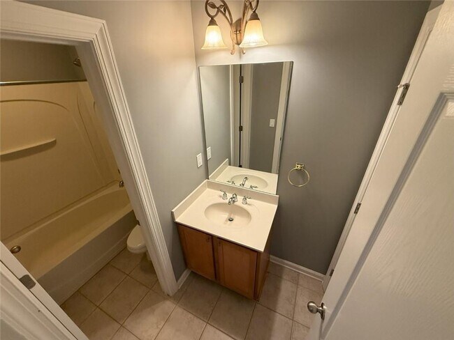Building Photo - 3730 Clay Ct
