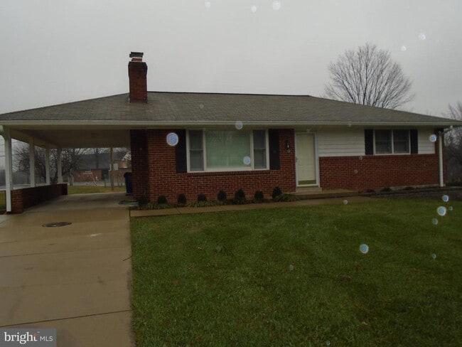Primary Photo - 10205 Tanager Ln