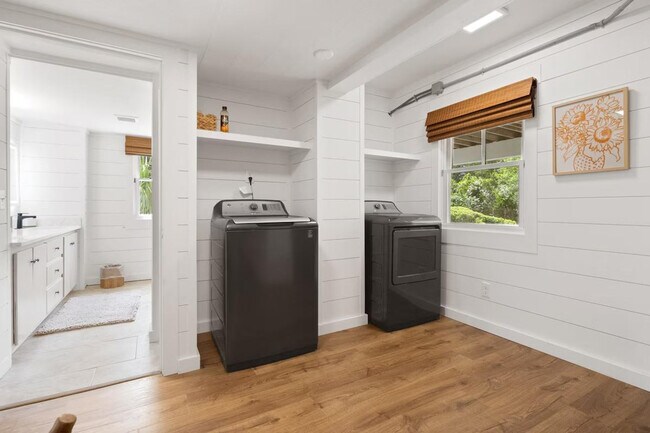 Building Photo - 858 Debordieu Blvd