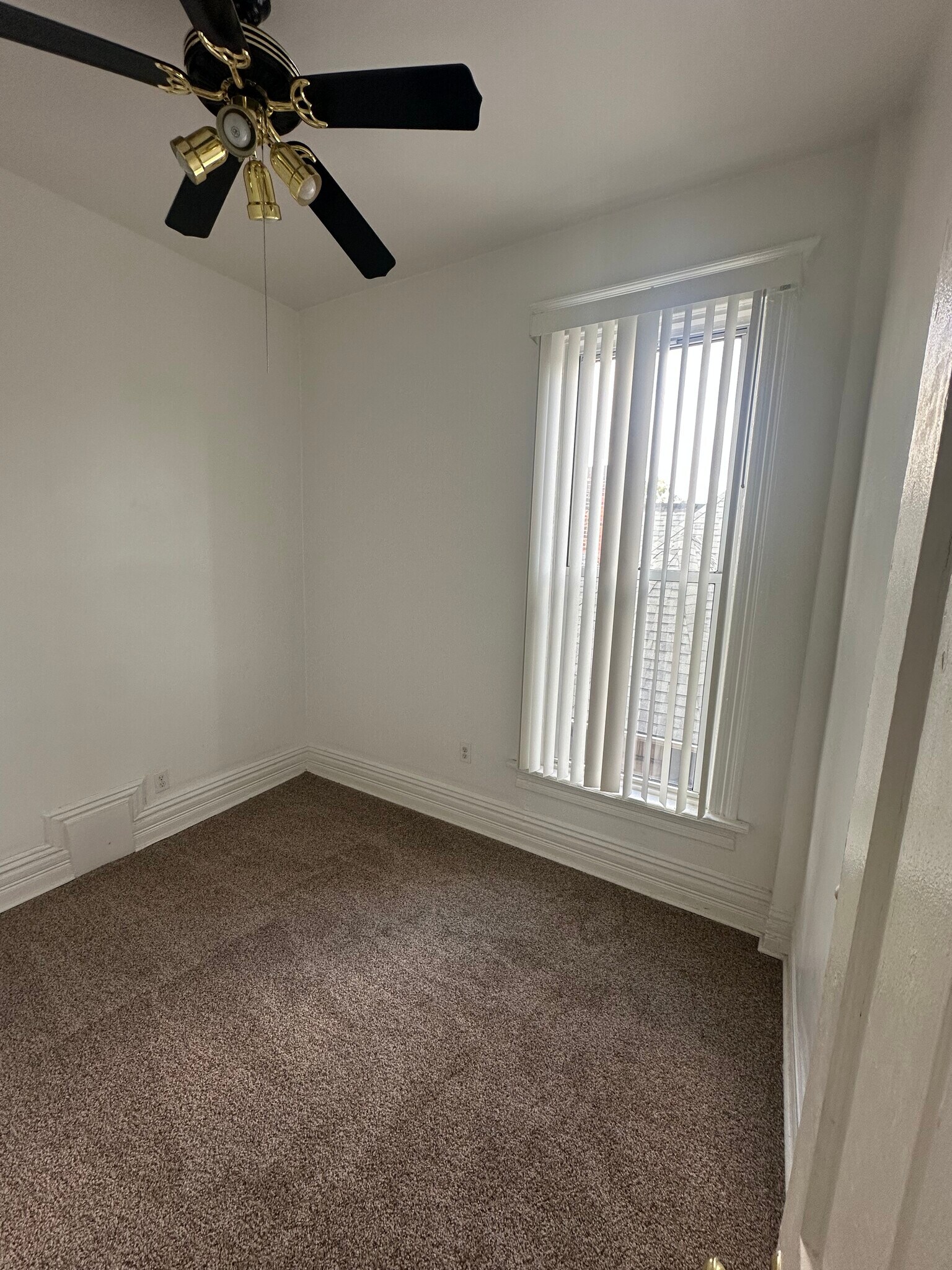 Building Photo - 6506 S Yale Ave