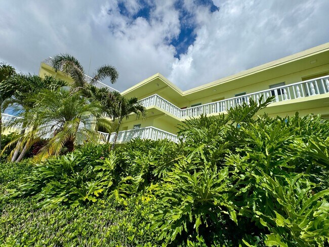 Building Photo - Fully Furnished 2 bedroom/ 2 bath with tranquil views in 55+ Community