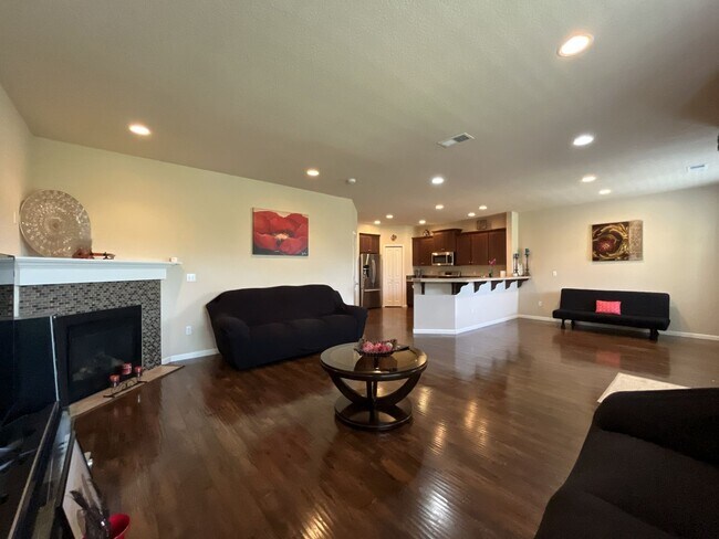 Building Photo - Stunning 4 Bedroom + Loft Bethany Home with Open Layout, Stainless Steel Kitchen, Two Car Garage ...