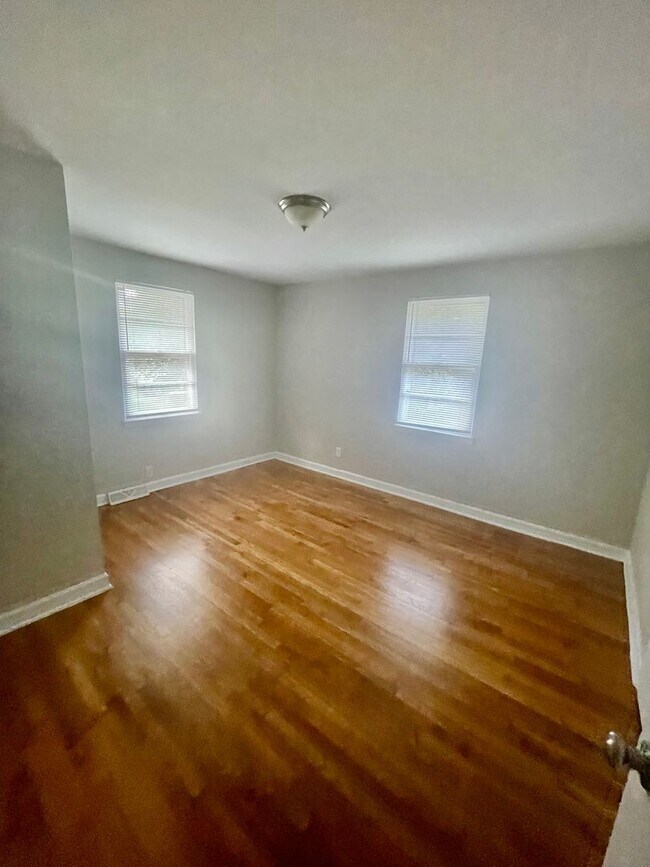 Building Photo - Newly renovated Ranch style 3 bedroom 1 ba...