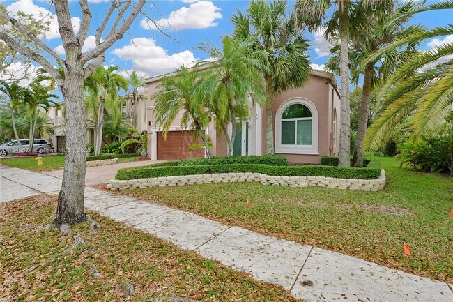 Building Photo - 1500 SW 171st Terrace