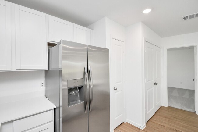 Building Photo - 1615 Windrose Bnd