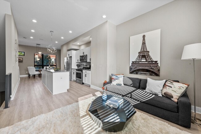 Building Photo - 122 S Ohio Ave