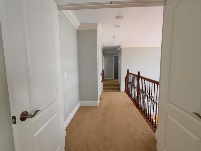 Building Photo - Upgraded 4 bedrooms 3 full baths home in Chula Vista- San Miguel Ranch area.
