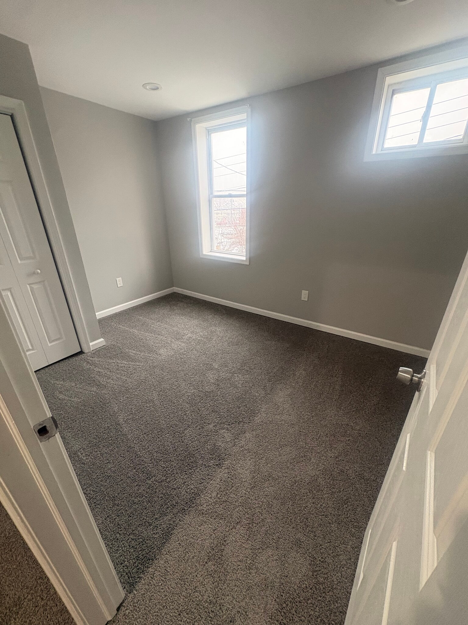 Building Photo - 619 E 29th St