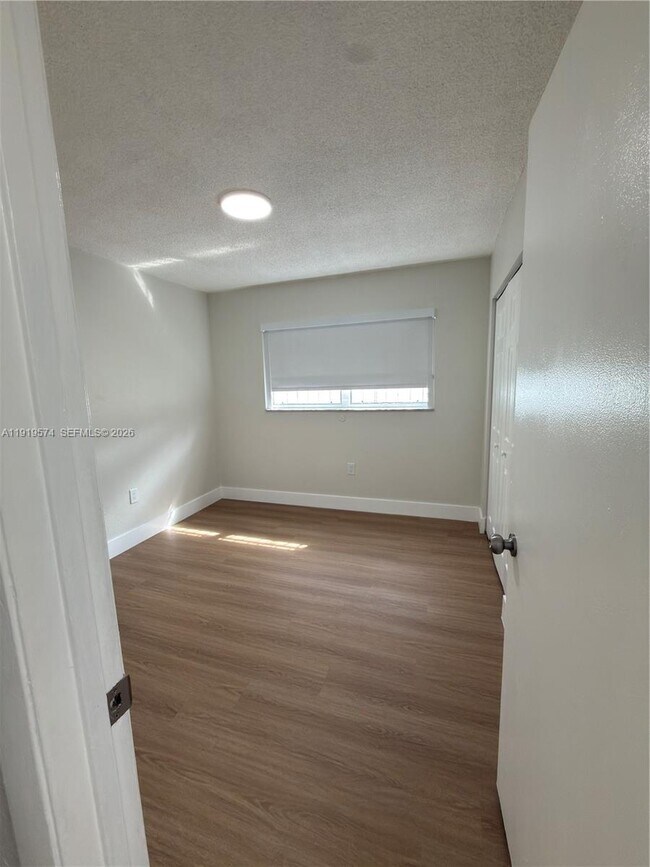 Building Photo - 1927 NW 20th Ave