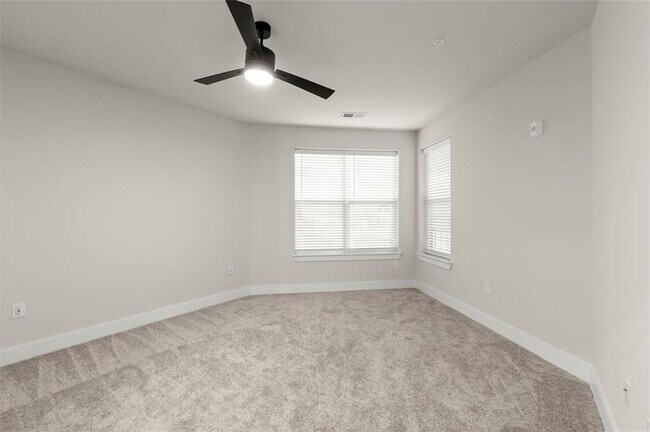 Building Photo - 2648 Sandy Plains Rd