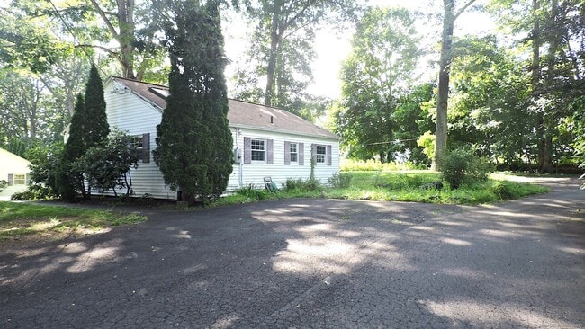 Building Photo - 57 Knollcrest Rd