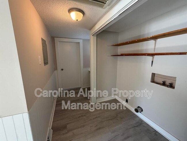 Building Photo - 510 Ridgecrest Dr