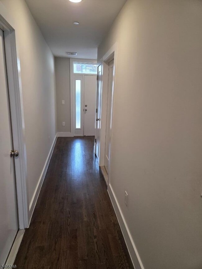 Building Photo - 59 Willet St