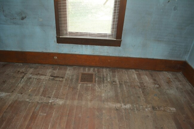 Building Photo - 837 Kentucky Ave SW