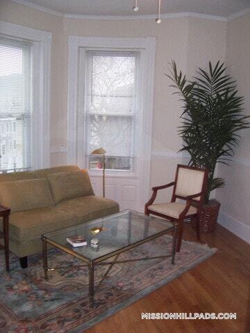 Building Photo - 1451 Tremont St