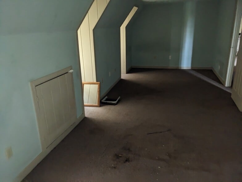 bedroom - 17 Turntable Jct