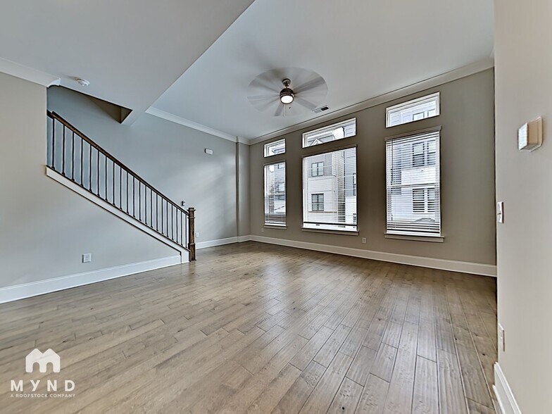 Building Photo - 576 Broadview Pl NE