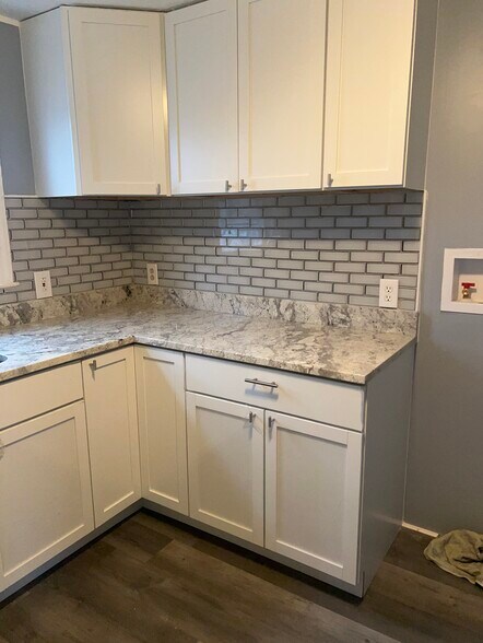 Building Photo - 70 Clifford St