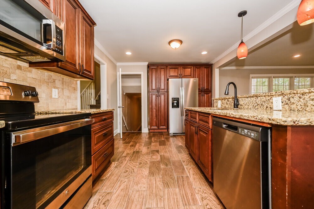 Building Photo - 395 Magmar Ln