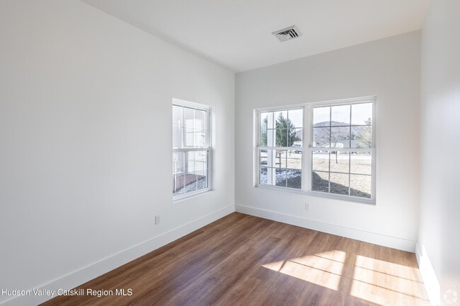 Building Photo - 20 Town Centre Rd