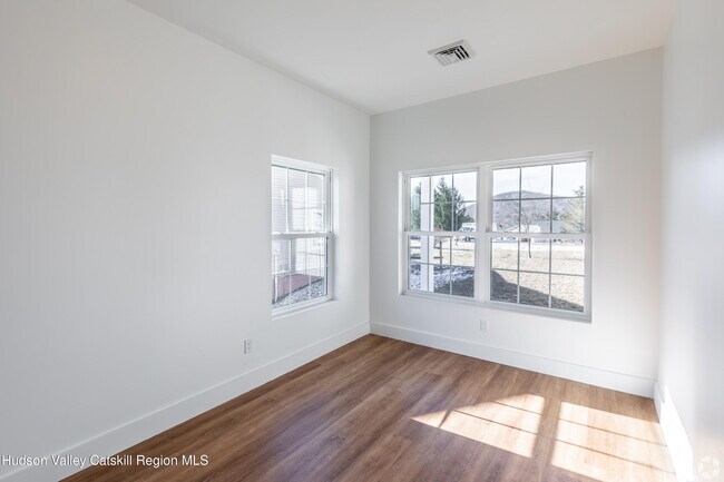 Building Photo - 53 Hillside Rd