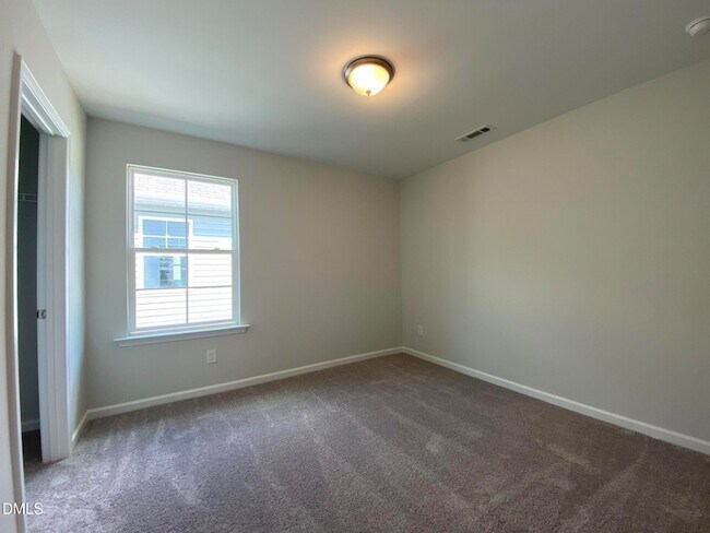 Building Photo - 17 Red Crabapple Ct