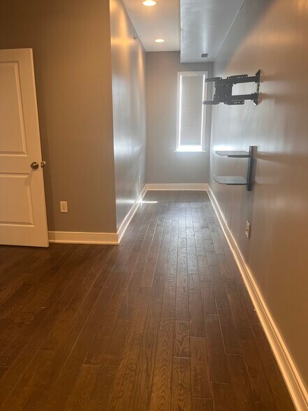 Building Photo - 2635 Livingston St