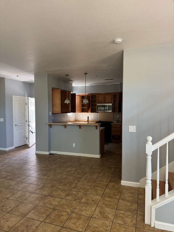 Building Photo - 159 W Saltillo Ln