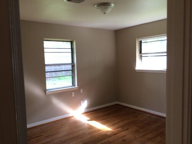 Building Photo - 9510 Vilven Ln