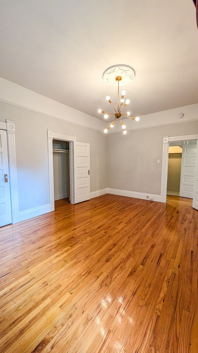 Building Photo - 657 Castro St