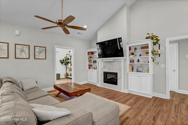 Building Photo - 469 Scrub Oaks Dr