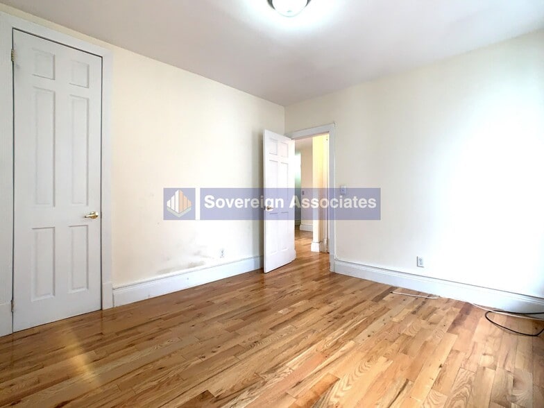 Building Photo - 555 W 156th St
