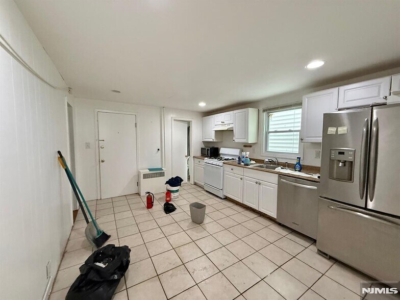 Building Photo - 44 Washington St