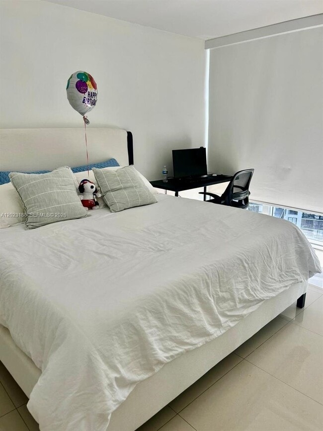Building Photo - 2451 Brickell Ave