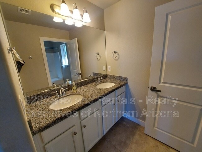 Building Photo - 2501 W Mission Timber Cir