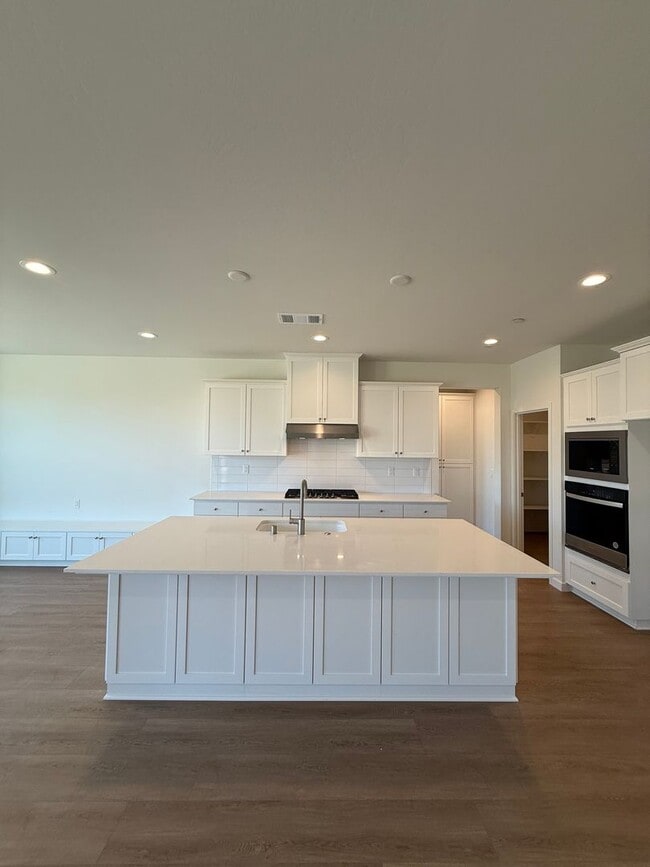 Building Photo - 510 Cobain Ct