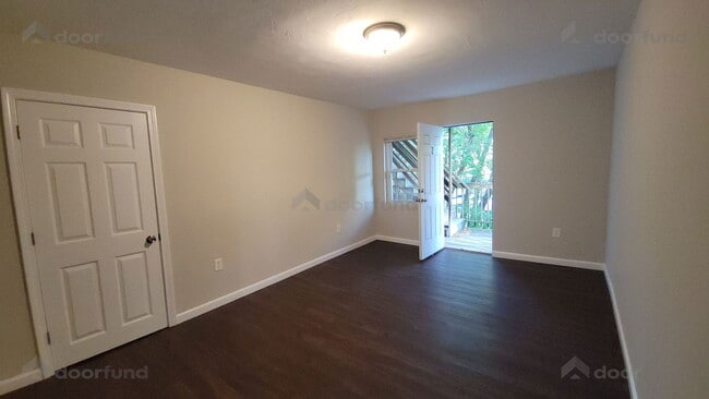 Building Photo - 28 Prescott St