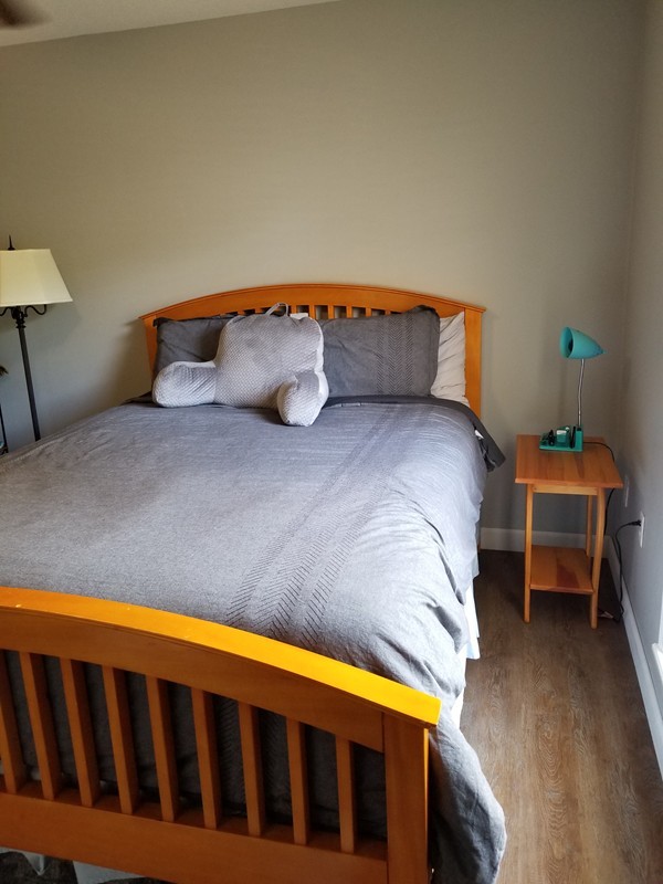 Building Photo - 2000 Ridgewood Dr