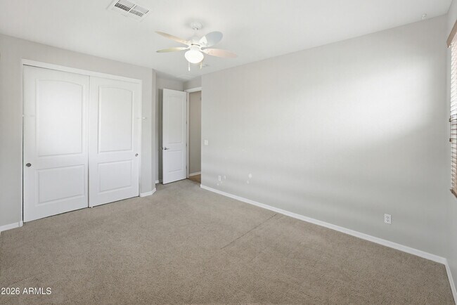 Building Photo - 1735 W Aloe Vera Dr