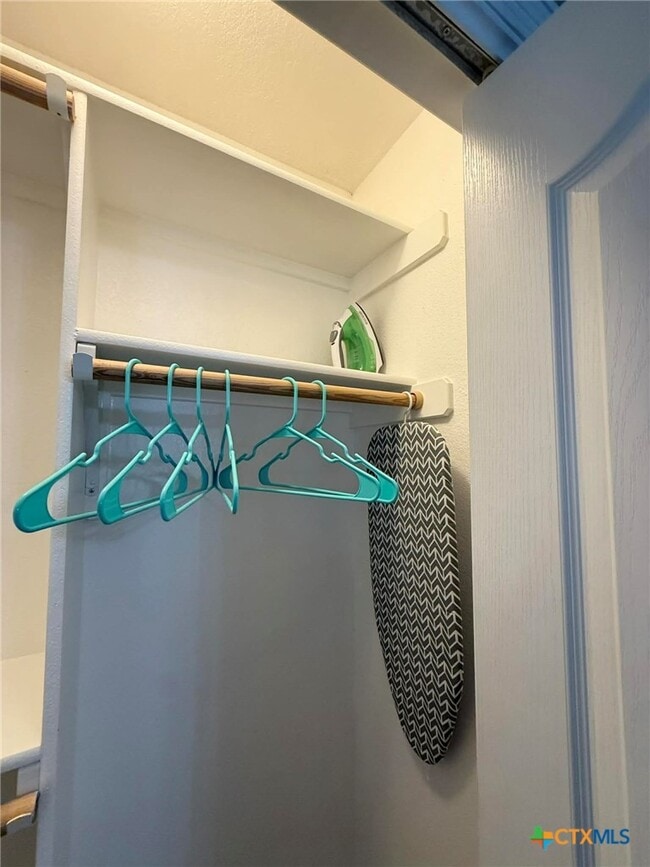 Building Photo - 502 Odom Dr