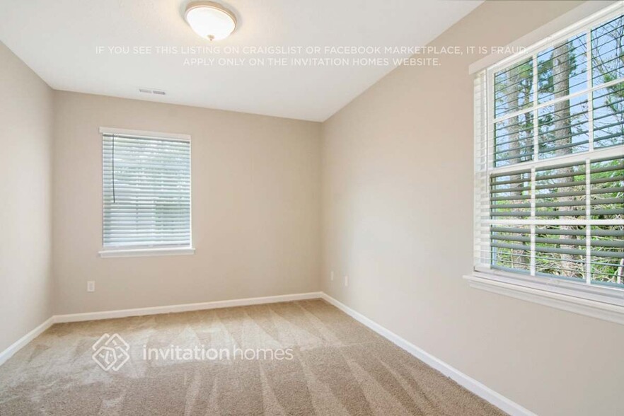 Building Photo - 2831 Bombay Dr