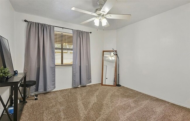 Building Photo - 4022 Windfree Dr