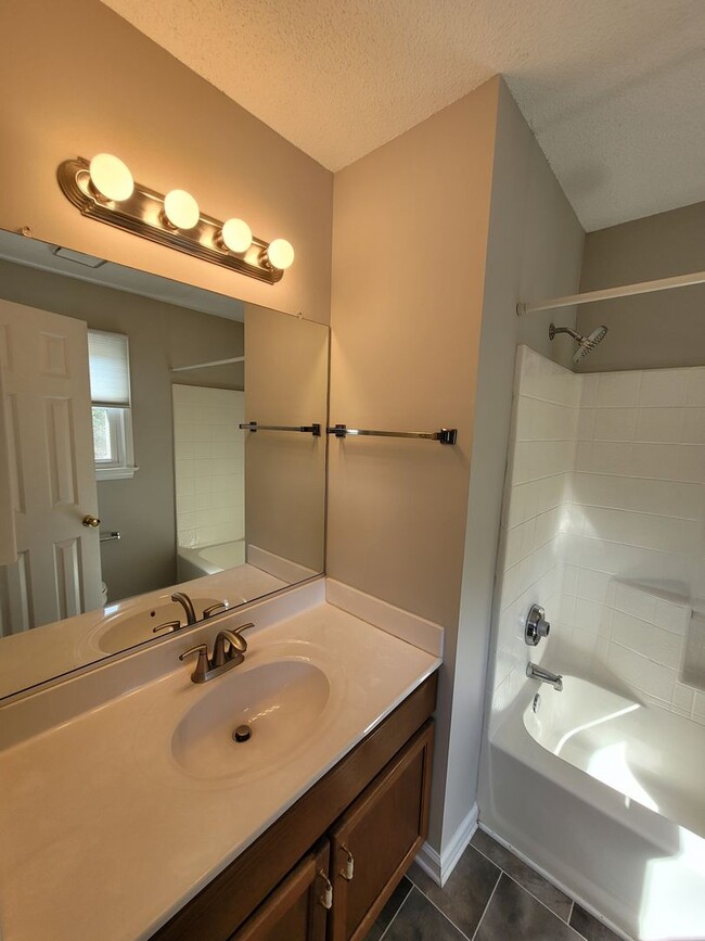 Building Photo - 116 Tannin Bark Trail