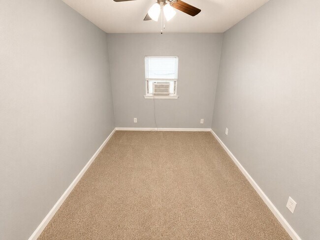Building Photo - Bossier Home!